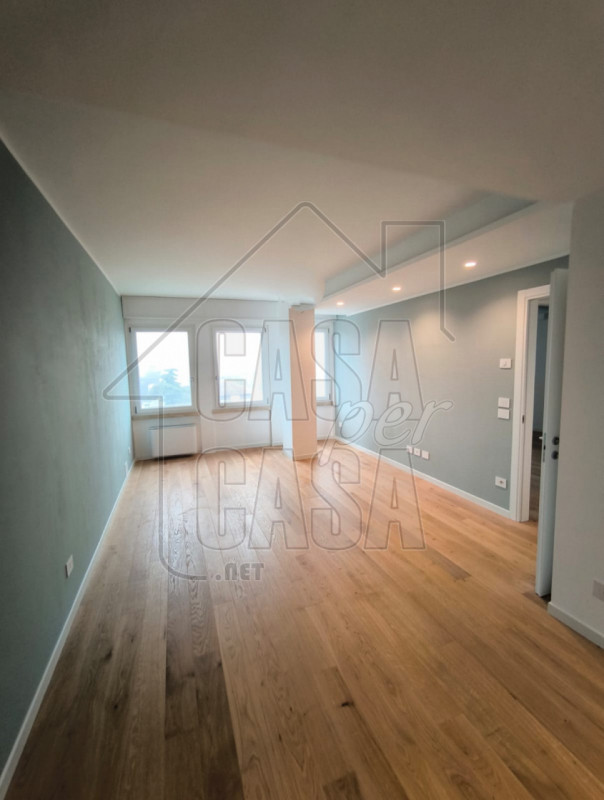 Scopri questo splendido appartamento trilocale di circa 80 mq, situato nel cuore del quartiere Sa...