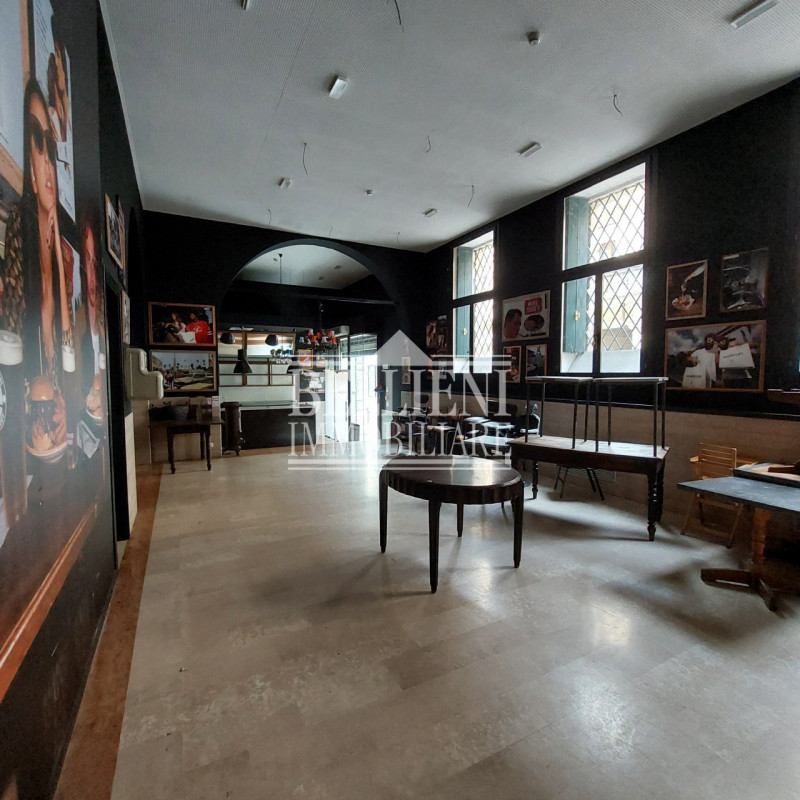 CORSO PALLADIO: Se stai cercando uno spazio commerciale nel cuore pulsante di Vicenza, questa è l...