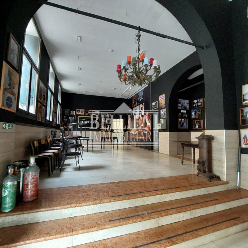 CORSO PALLADIO: Se stai cercando uno spazio commerciale nel cuore pulsante di Vicenza, questa è l...