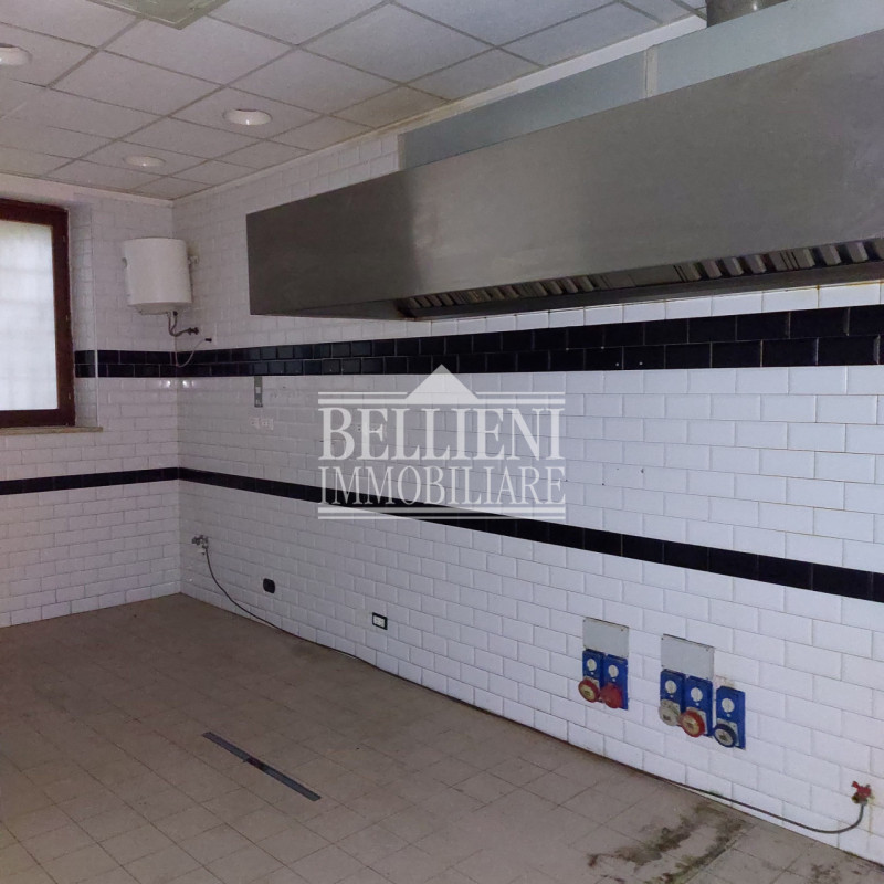 CORSO PALLADIO: Se stai cercando uno spazio commerciale nel cuore pulsante di Vicenza, questa è l...