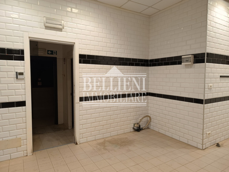 CORSO PALLADIO: Se stai cercando uno spazio commerciale nel cuore pulsante di Vicenza, questa è l...