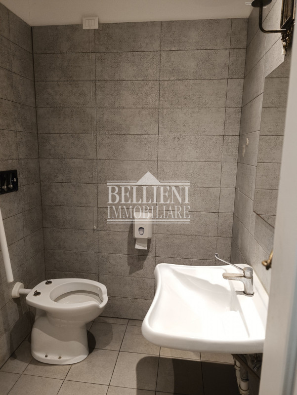 CORSO PALLADIO: Se stai cercando uno spazio commerciale nel cuore pulsante di Vicenza, questa è l...