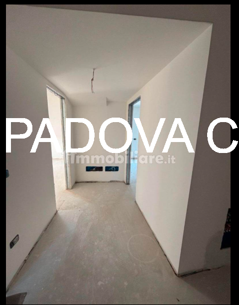 Nuova piccola palazzina 

Via Savonarola, Nuova palazzina di 10 unità abitative in fase di ultima...