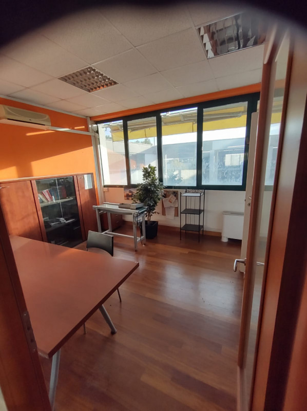 Se stai cercando uno spazio ideale per la tua attività, non perdere questa opportunità! A partire...