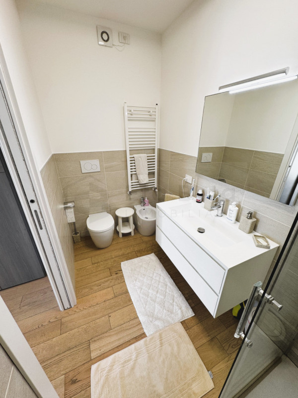 Situata nel prestigioso quartiere Belvedere di Noventana, proponiamo in vendita una splendida por...