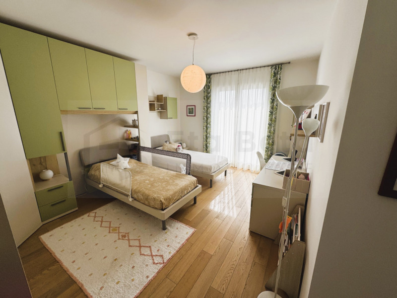 Situata nel prestigioso quartiere Belvedere di Noventana, proponiamo in vendita una splendida por...