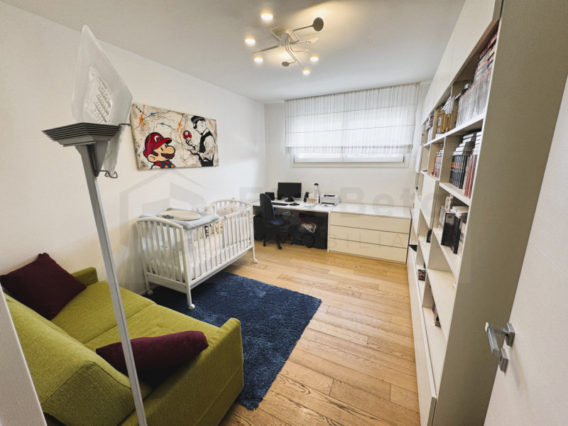 Situata nel prestigioso quartiere Belvedere di Noventana, proponiamo in vendita una splendida por...