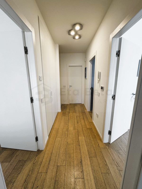 Situata nel prestigioso quartiere Belvedere di Noventana, proponiamo in vendita una splendida por...