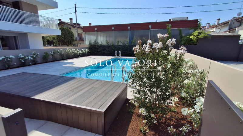 Rif. JC21       (per info Andrea S. 3381655389) 

Scopri questo incantevole appartamento trilocal...