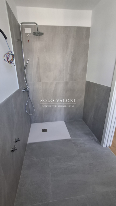 Rif. JC21       (per info Andrea S. 3381655389) 

Scopri questo incantevole appartamento trilocal...