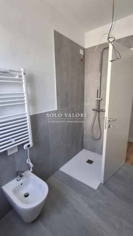 Rif. JC21       (per info Andrea S. 3381655389) 

Scopri questo incantevole appartamento trilocal...