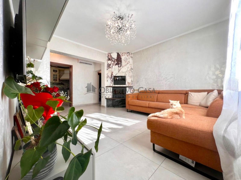 Rif. CN209 - Un'opportunità UNICA: spazi generosi, ristrutturazione e potenziale di divisione.

S...