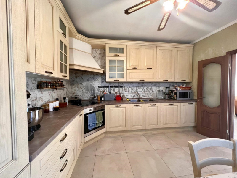 Rif. CN209 - Un'opportunità UNICA: spazi generosi, ristrutturazione e potenziale di divisione.

S...