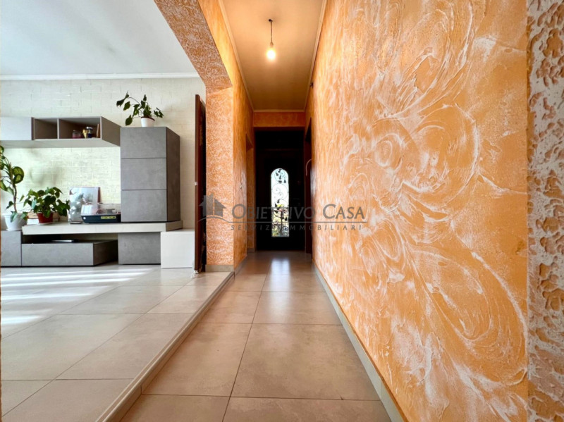 Rif. CN209 - Un'opportunità UNICA: spazi generosi, ristrutturazione e potenziale di divisione.

A...