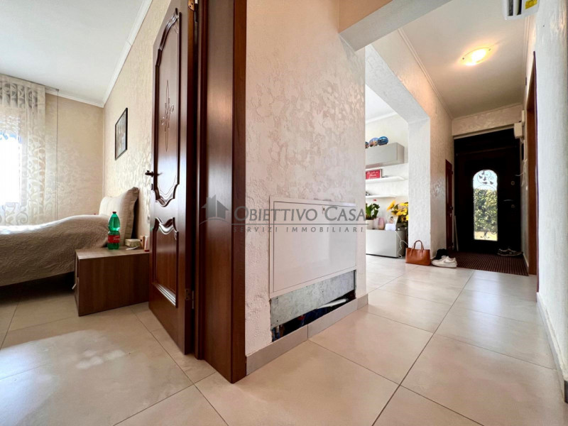 Rif. CN209 - Un'opportunità UNICA: spazi generosi, ristrutturazione e potenziale di divisione.

S...