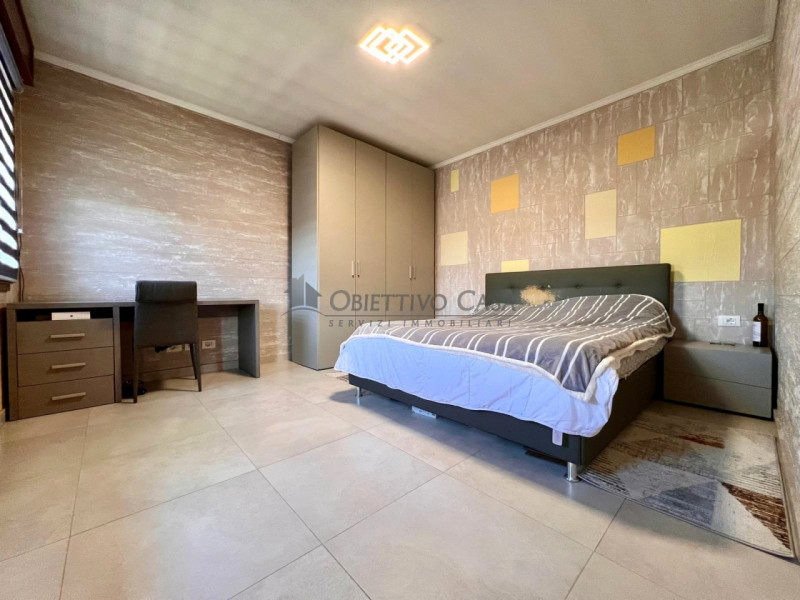 Rif. CN209 - Un'opportunità UNICA: spazi generosi, ristrutturazione e potenziale di divisione.

A...