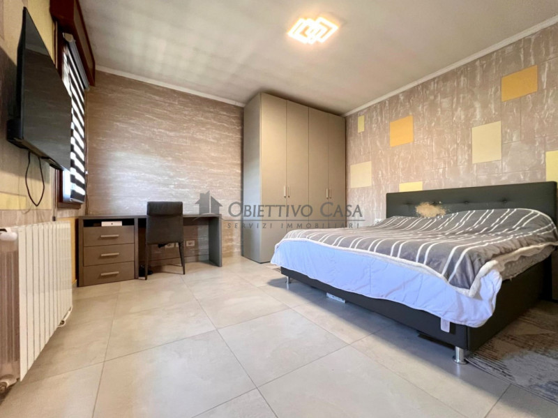 Rif. CN209 - Un'opportunità UNICA: spazi generosi, ristrutturazione e potenziale di divisione.

A...