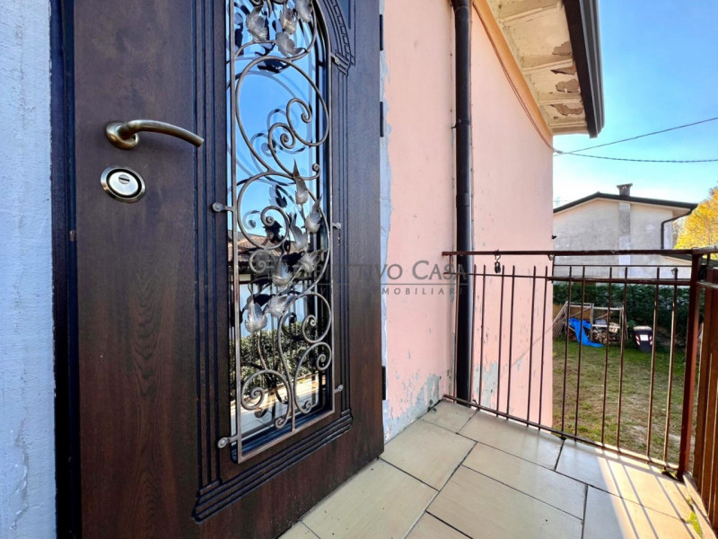 Rif. CN209 - Un'opportunità UNICA: spazi generosi, ristrutturazione e potenziale di divisione.

A...