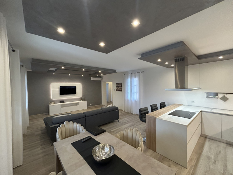 In una zona riservata di Mestrino, dove il silenzio e la privacy si fondono con la comodità dei s...