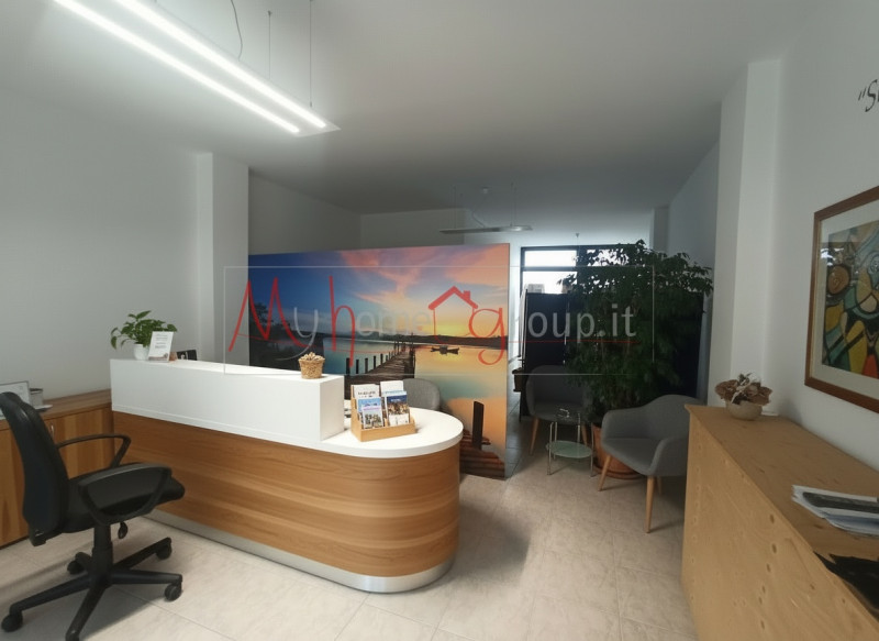 LEGNARO (RIF: NEG0912-R): Recente negozio open-space con ampio parcheggio e doppia vetrina, con b...