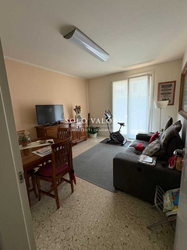 Scoprite questa straordinaria villa contemporanea situata nella tranquilla zona di Mussetta di So...