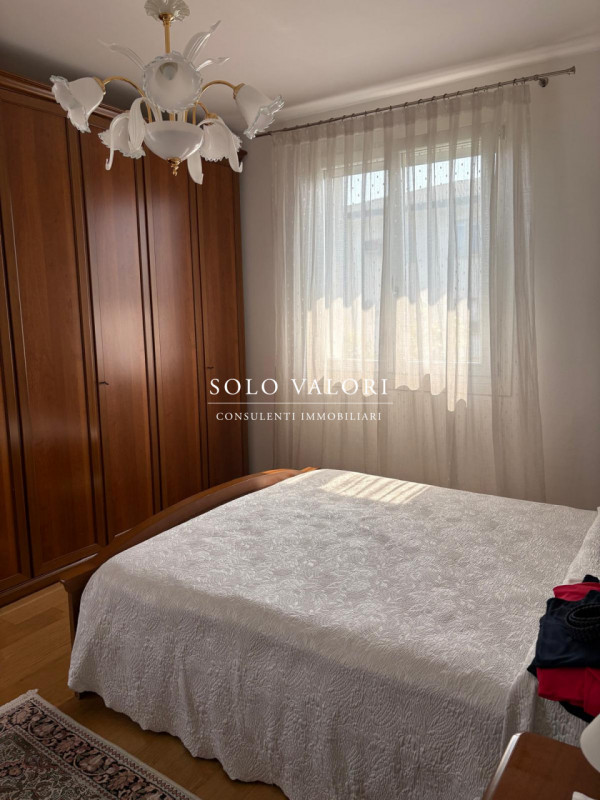 Scoprite questa straordinaria villa contemporanea situata nella tranquilla zona di Mussetta di So...