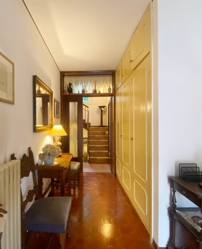 (Per INFO Mara 3481536890) A Ponte di Piave, in zona centrale e ben servita, proponiamo una villa...