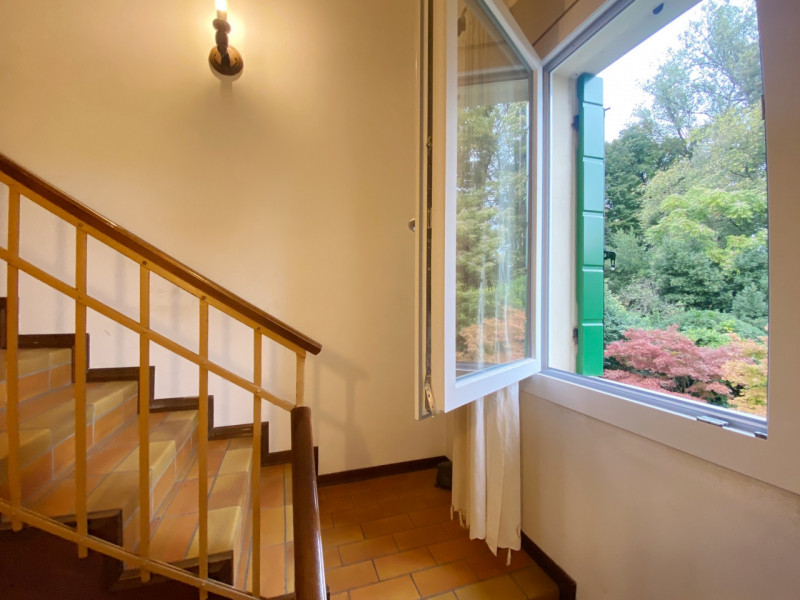 (Per INFO Mara 3481536890) A Ponte di Piave, in zona centrale e ben servita, proponiamo una villa...