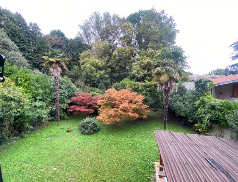 (Per INFO Mara 3481536890) A Ponte di Piave, in zona centrale e ben servita, proponiamo una villa...