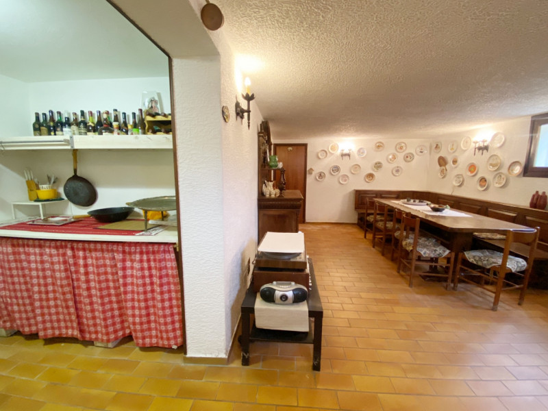 (Per INFO Mara 3481536890) A Ponte di Piave, in zona centrale e ben servita, proponiamo una villa...