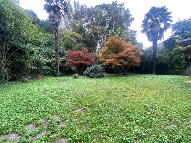 (Per INFO Mara 3481536890) A Ponte di Piave, in zona centrale e ben servita, proponiamo una villa...