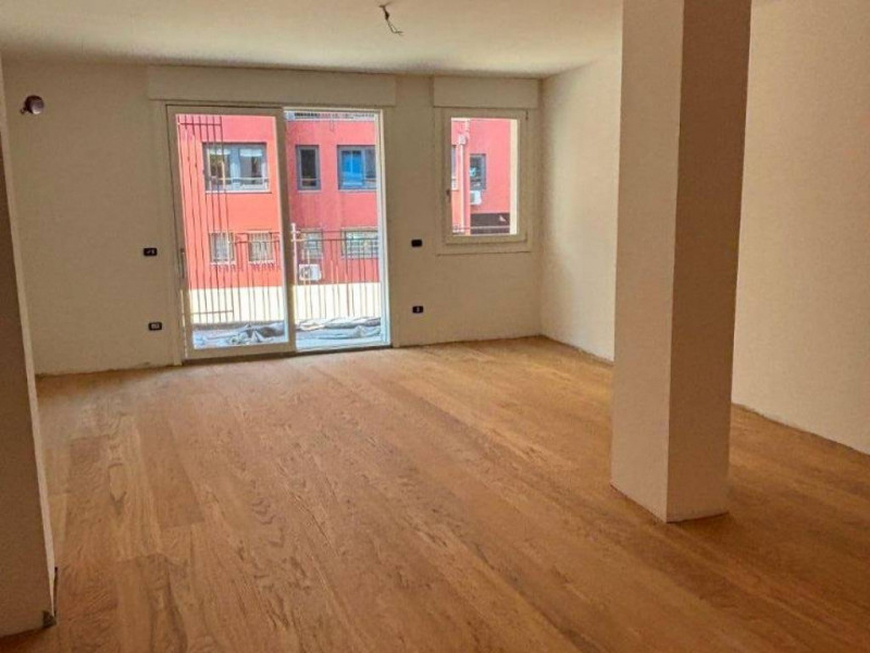 NUONO in pronta consegna 

Centro Via Savonarola

Dotato delle tecnologie più moderne per consent...