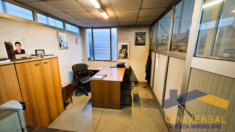 CAMPOSAMPIERO - In zona di forte passaggio, comoda alle arterie stradali ed alla tangenziale.

Ve...