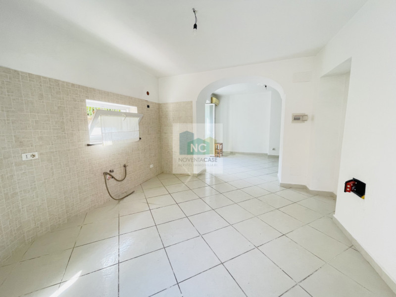 Barano d'Ischia, nella tranquilla e ricercata zona di Piedimonte. Ti proponiamo un appartamento l...