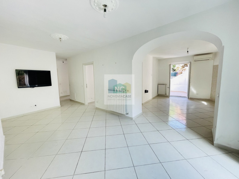 Barano d'Ischia, nella tranquilla e ricercata zona di Piedimonte. Ti proponiamo un appartamento l...