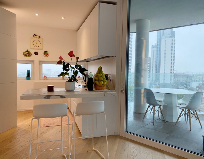 (Per INFO Mara 3481536890) A Jesolo Lido, nei pressi di Piazza Drago, proponiamo in vendita un el...