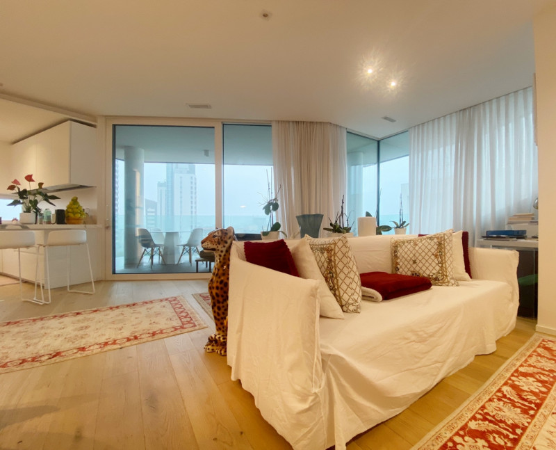 (Per INFO Mara 3481536890) A Jesolo Lido, nei pressi di Piazza Drago, proponiamo in vendita un el...