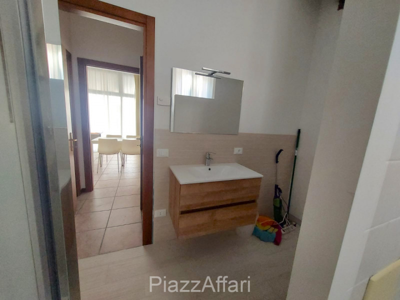 Nel cuore del centro storico di Piove di Sacco, si propone in affitto un appartamento al piano te...