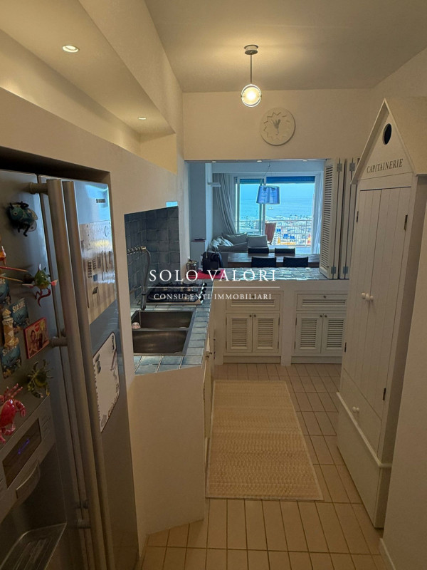 Esclusivo Appartamento Fronte Mare a Jesolo – 3 Camere Matrimoniali, Ampio Terrazzo Abitabile

In...