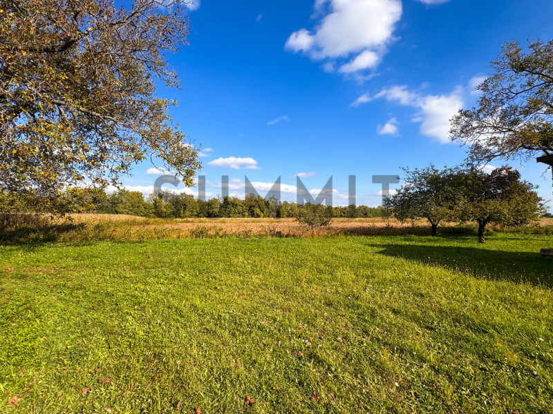 MALO: Immersa nella campagna, proponiamo affascinante CASCINA da ristrutturare, dalle ampie metra...