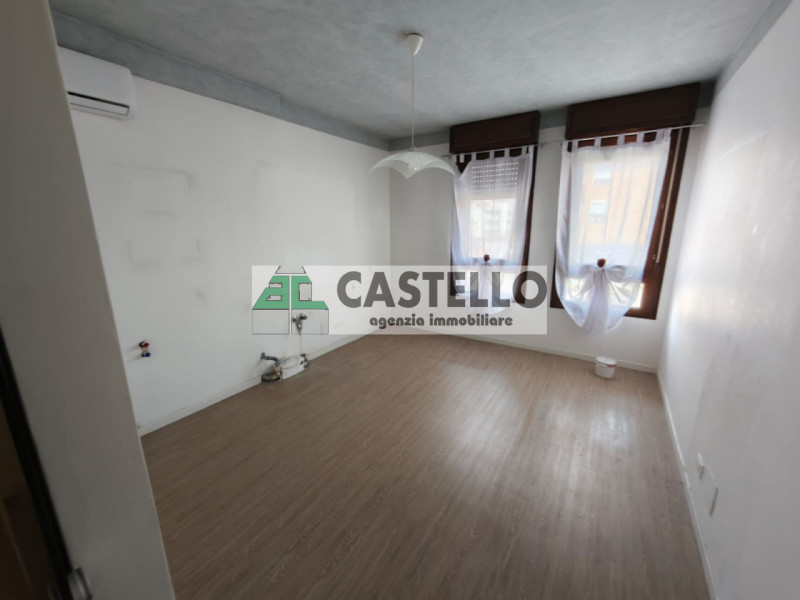 Vigodarzere centro ufficio di circa 65/70mq con ingresso indipendente e poche spese condominiali,...