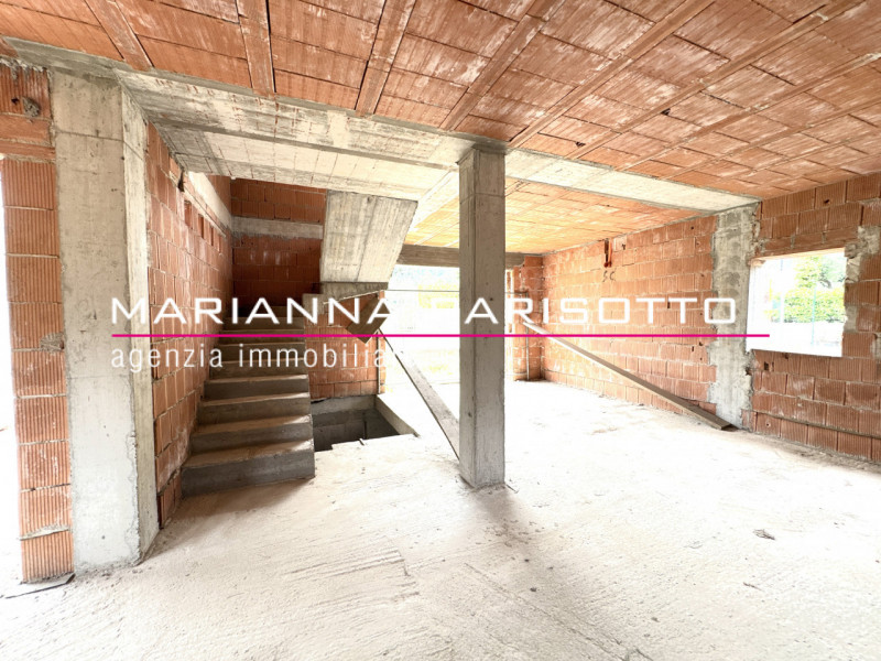 Ns. Esclusiva: Immagina di costruire la tua casa nel cuore della Destra Brenta, circondata dal ve...