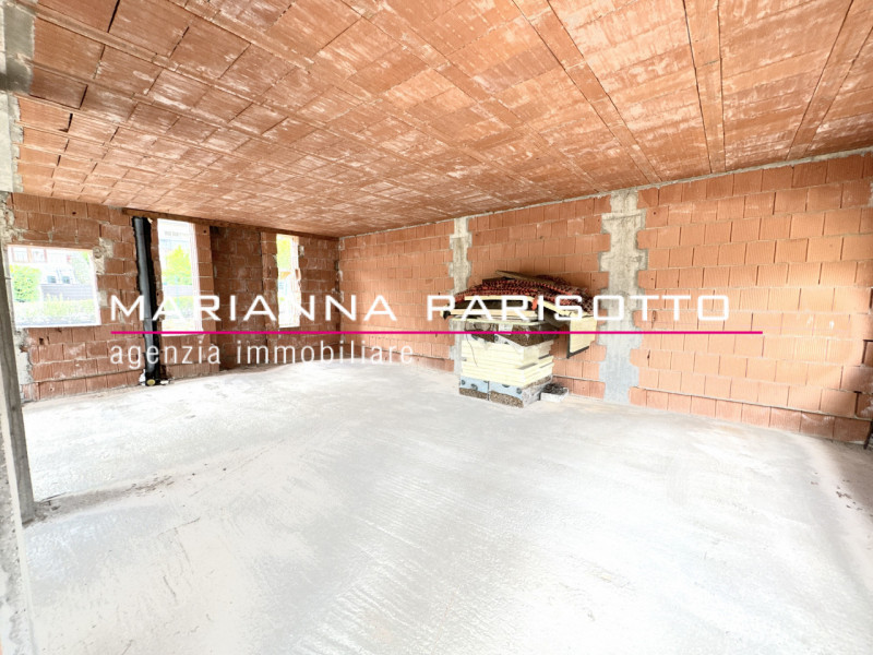 Ns. Esclusiva: Immagina di costruire la tua casa nel cuore della Destra Brenta, circondata dal ve...