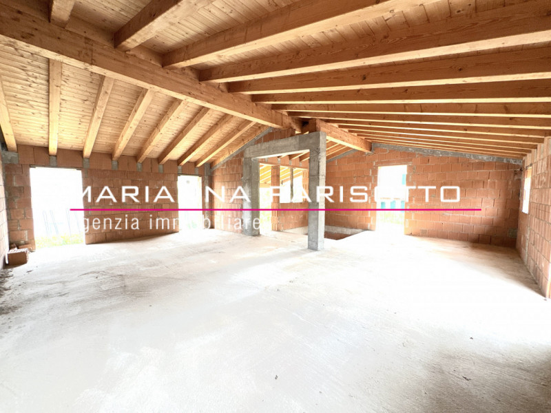 Ns. Esclusiva: Immagina di costruire la tua casa nel cuore della Destra Brenta, circondata dal ve...