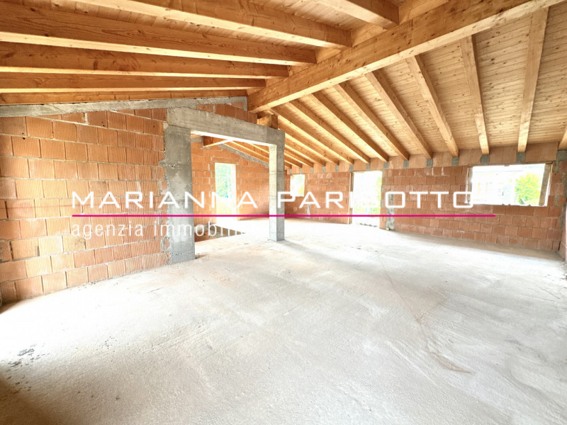 Ns. Esclusiva: Immagina di costruire la tua casa nel cuore della Destra Brenta, circondata dal ve...