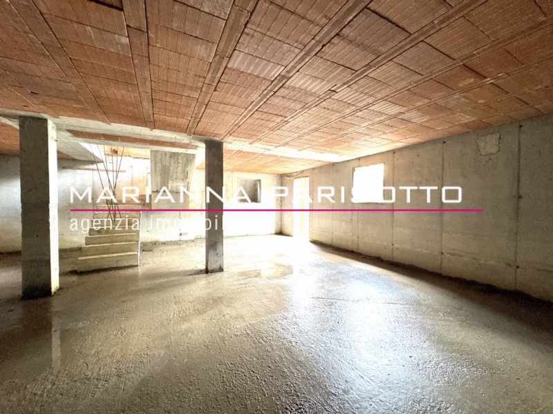 Ns. Esclusiva: Immagina di costruire la tua casa nel cuore della Destra Brenta, circondata dal ve...