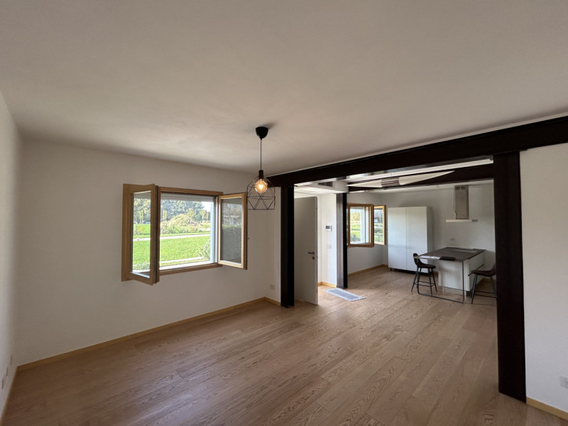 In una zona tranquilla e immersa nel verde a Santa Maria, frazione di Veggiano, ti attende una so...