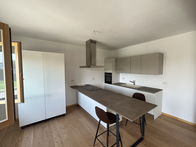 In una zona tranquilla e immersa nel verde a Santa Maria, frazione di Veggiano, ti attende una so...