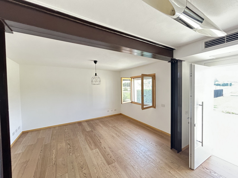 In una zona tranquilla e immersa nel verde a Santa Maria, frazione di Veggiano, ti attende una so...