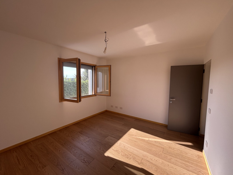 In una zona tranquilla e immersa nel verde a Santa Maria, frazione di Veggiano, ti attende una so...